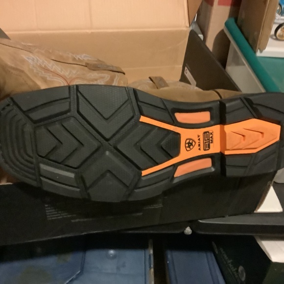 New Ariat workhog XT20 carbon toe work boots, Size 15 med. main image 9